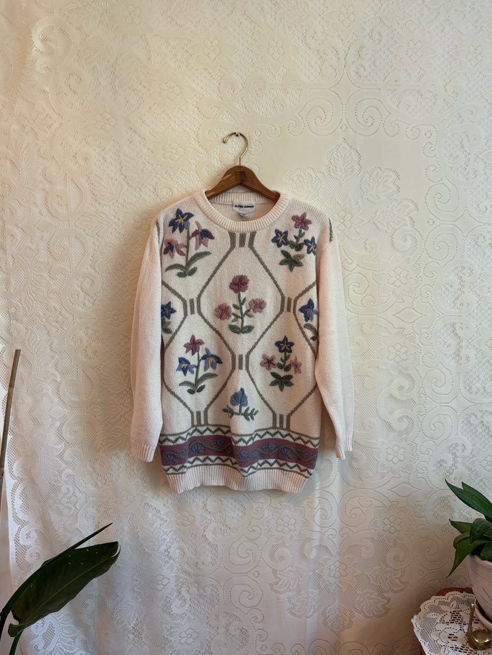 Vintage-Inspired Cream Floral Knit Sweater